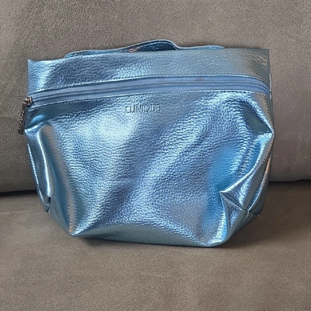 CLINIQUE Metallic Aqua Blue Cosmetic Pouch